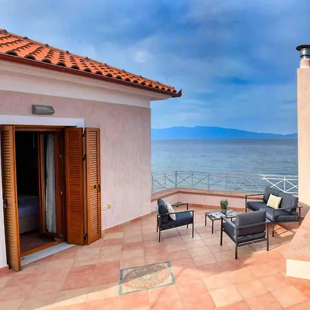 Goddesses Villa 1 In Nies Sourpi Exterior photo