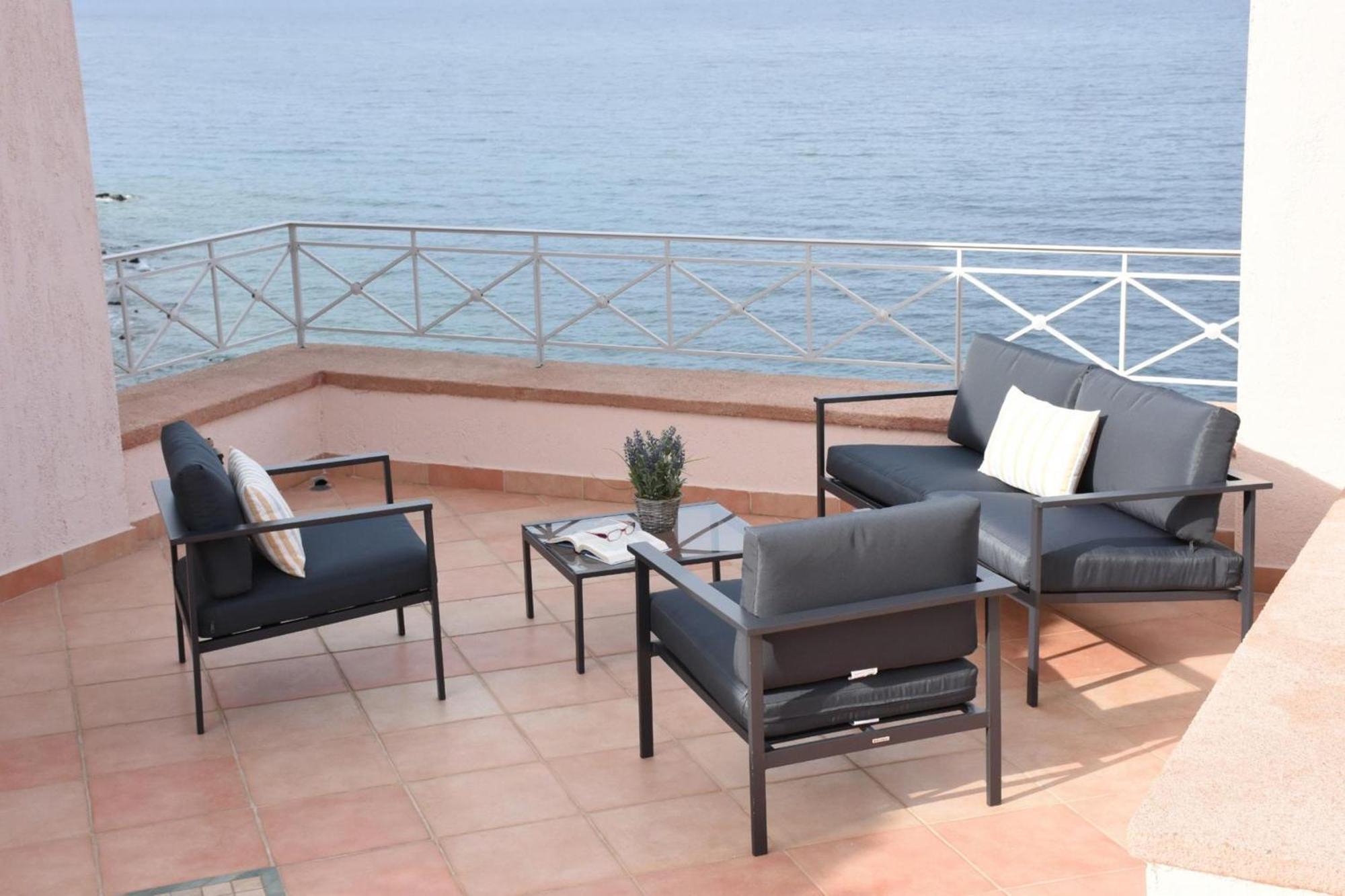 Apartment Goddesses 1 In Nies Sourpi
