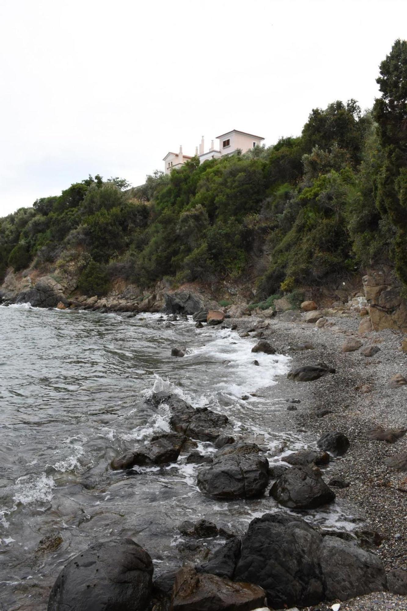 Apartment Goddesses 1 In Nies Sourpi